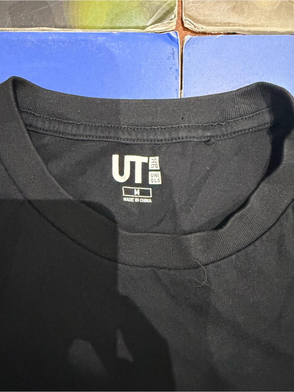 Uniqlo Black Graphic EOS R Camera Tee - Picture 2 of 3
